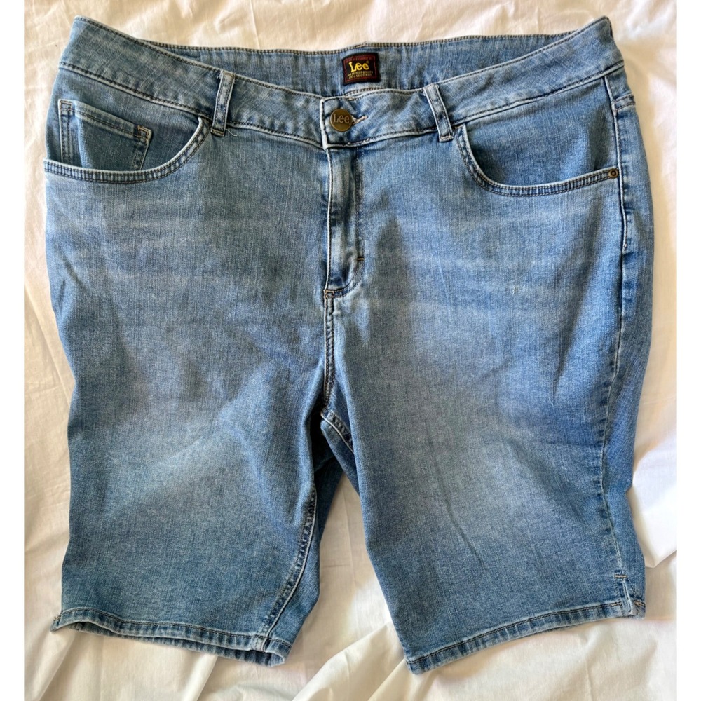 Lee Womens Plus Size 20W Medium Wash Denim Bermuda Shorts Stretch Blue Jeans
